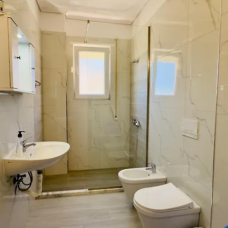 New Apartment,2 ,central Location
