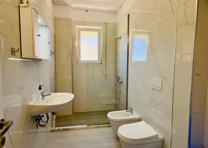 New Apartment,2 ,central Location